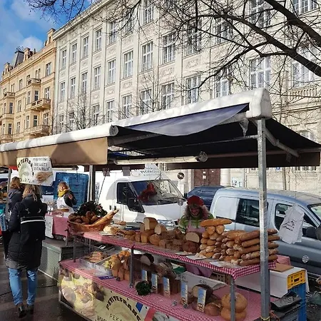 アパート Cozy In Prague's Area