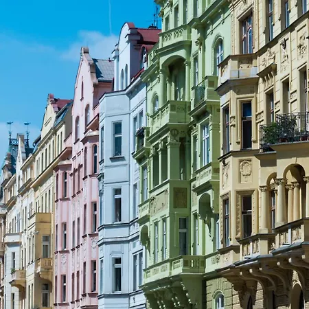 アパート Cozy In Prague's Area